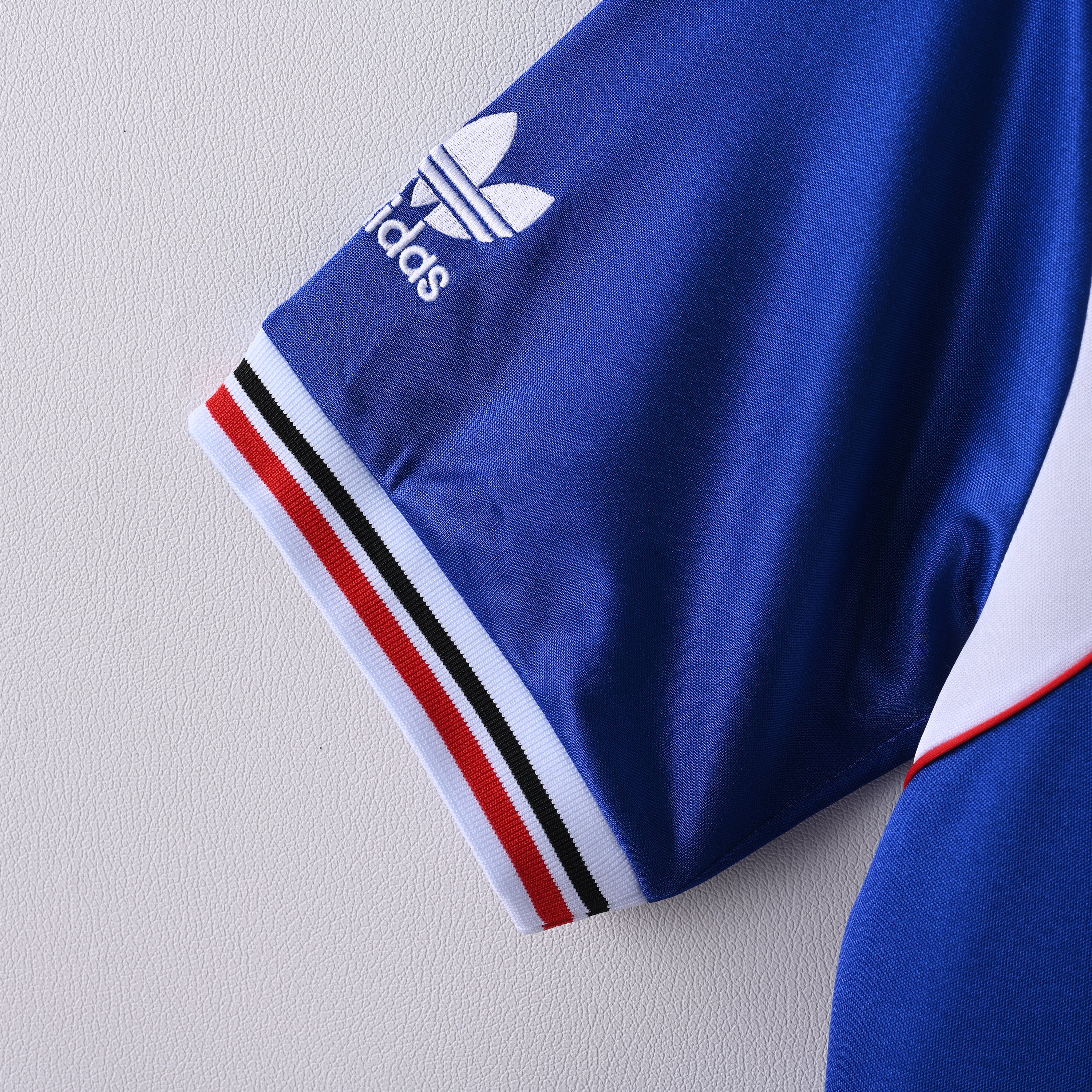 85-86 Man Utd Away jersey SHARP logo