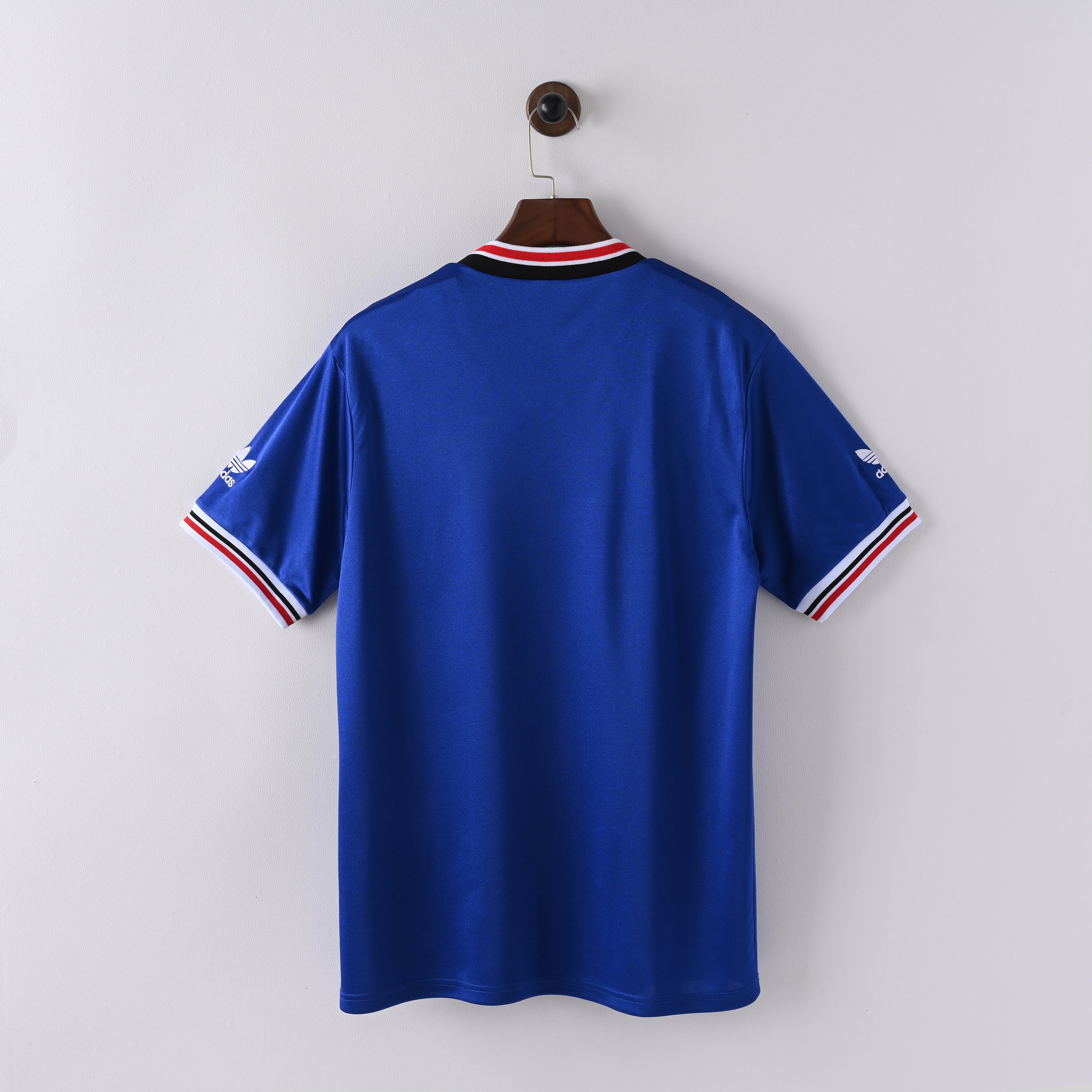 85-86 Man Utd Away jersey SHARP logo